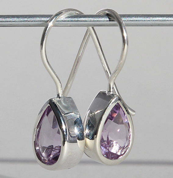 Silberohrhänger mit Amethyst