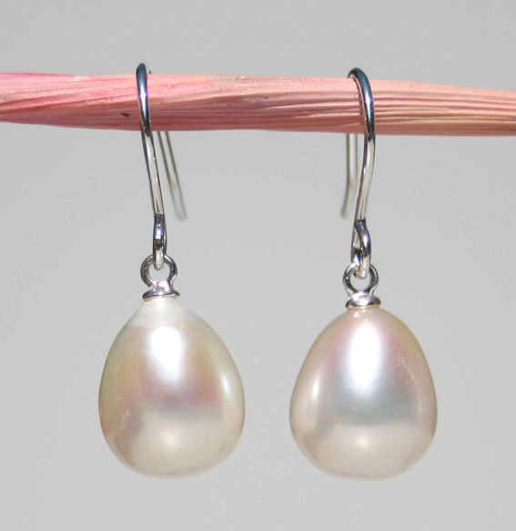 Süsswasserperlenohrhänger, ca 8-9 mm, weiss