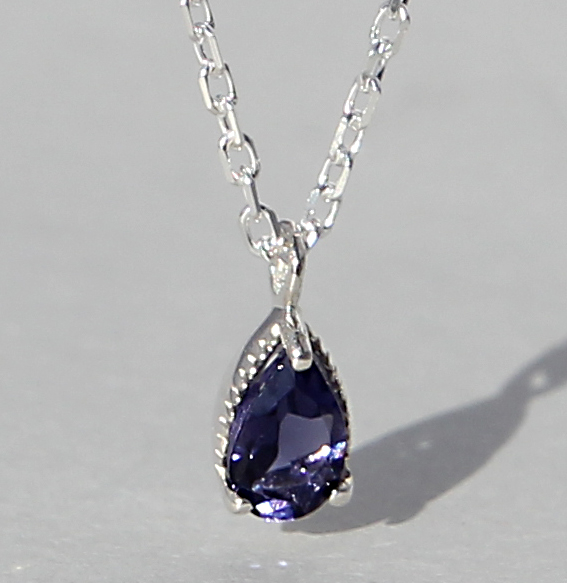 Silbercollier mit Iolith | Teardrop sparkle