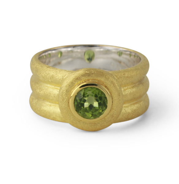 Silberring mit 6mm Peridot, 18ct vergoldet