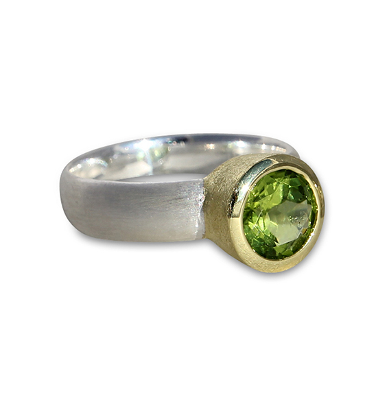 Silberring runde Fassung vergoldet Peridot