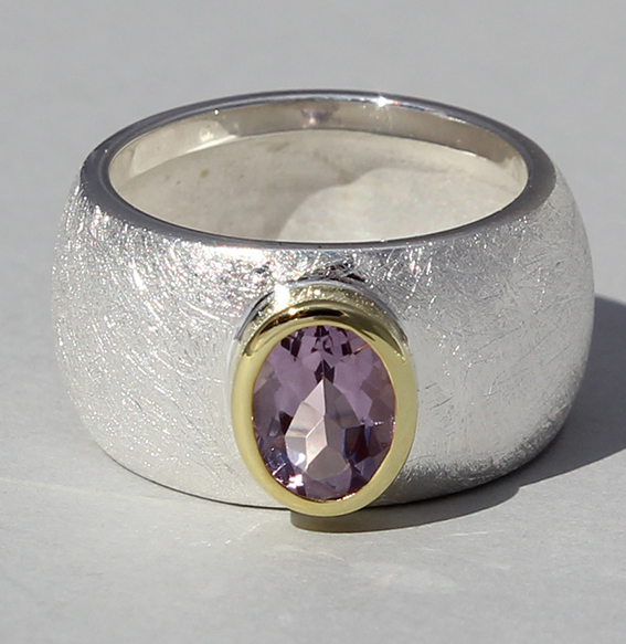 Silberring teilvergoldet mit Amethyst | Golan oval