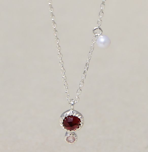 Silbercollier mit Rhodolit, Rosenquarz und SWZ Perle, 40+5cm