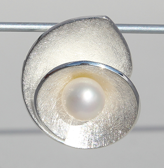 Silberanhänger mit SWZ Perle | Lotusschnecke