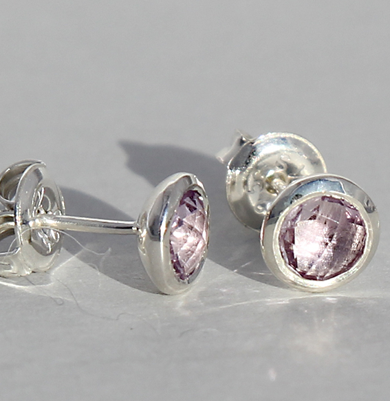 Silberohrstecker mit Amethyst | Fine flat