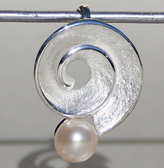 Anhänger | Schnecke klein mit SWZ Perle