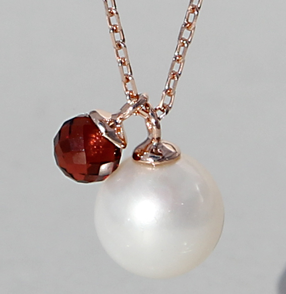 Silbercollier rosé vergoldet; SWZ Perle und Granat | Fine Pearls