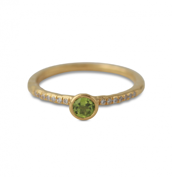 Silberring mit 4 mm Peridot und 1,1 mm Zirkonia, 18ct vergoldet