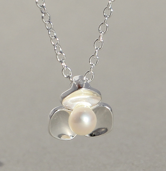Silbercollier "Pearl Flower"