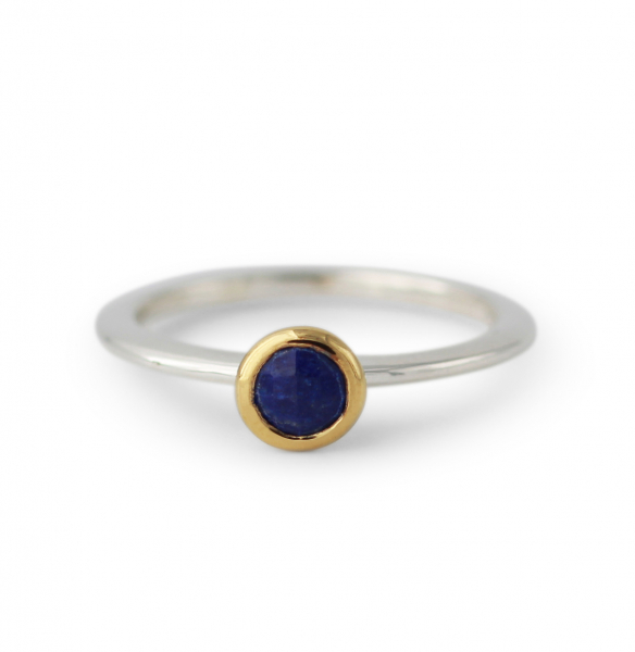 Silberring teilvergoldet mit Lapis | Fine flat