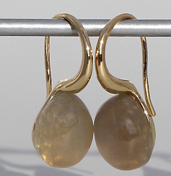 Silberohrhänger vergoldet | Pear mit Mondstein grau